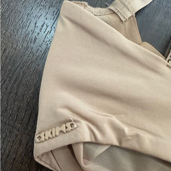 Skims No Show Unlined Balconette Bra Nude Beige Size 32DD - Picture 5 of 8